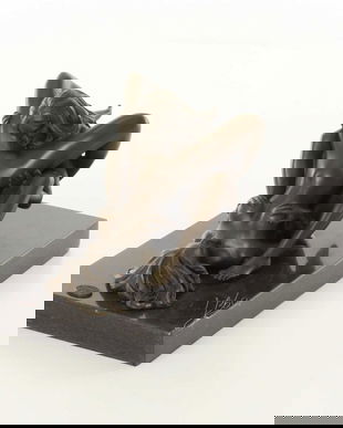 Doua femei - statueta erotica din bronz pe soclu din marmura