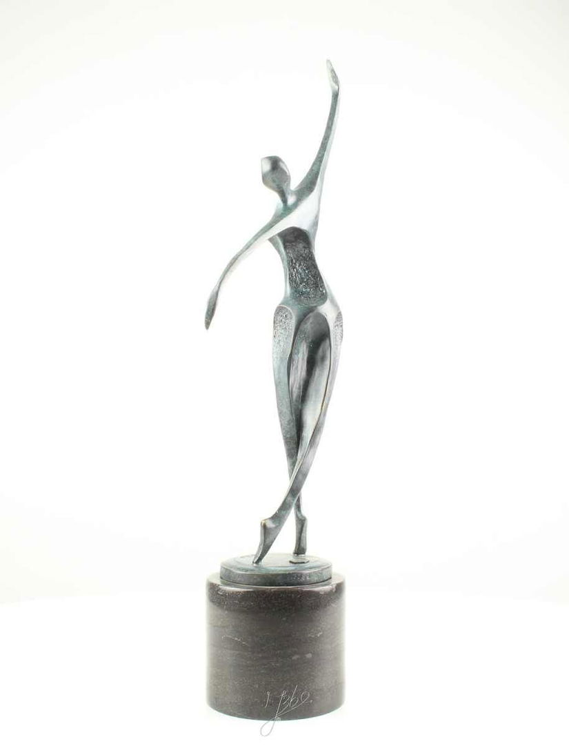 Dansatoare moderna- statueta din bronz pe soclu din marmura