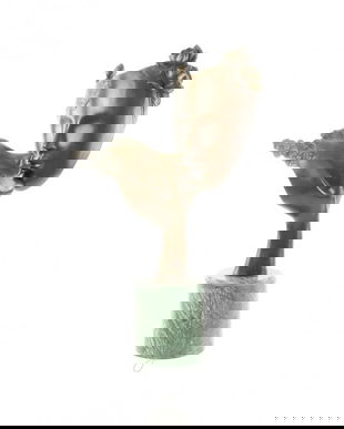 Sarutul- statueta din bronz pe un soclu din marmura