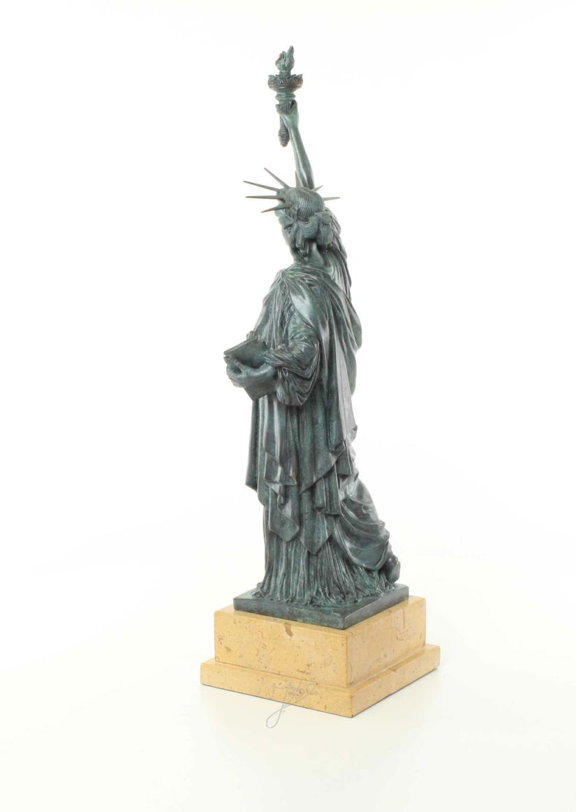 Statuia Libertatii - statueta din bronz