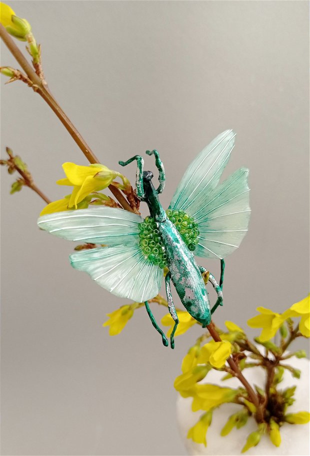 Broșă insecta - Praying Mantis