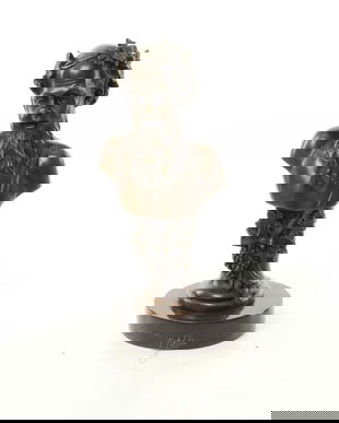 Bustul lui Bachus -statueta din bronz pe un soclu din marmura