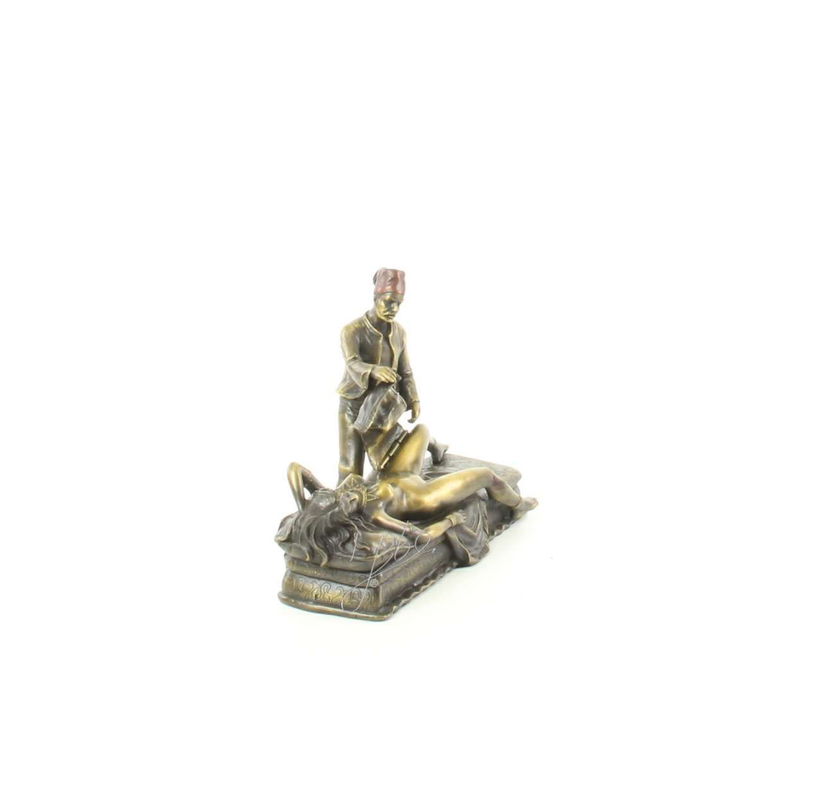 Femeia si turcul- statueta din bronz pictat
