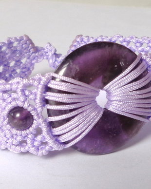 Bratara ametist  in micro-macrame