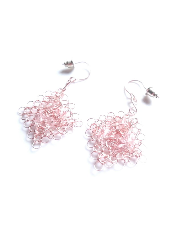 Cercei roz-cupru placat cu argint emailata rose gold, margele de sticla