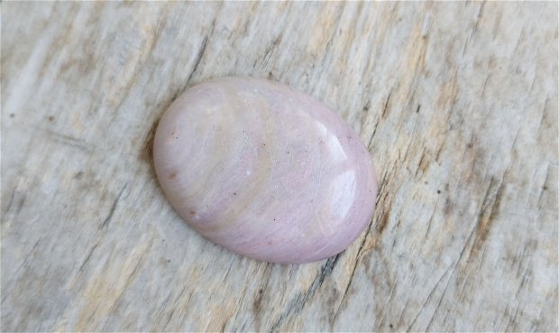 Cabochon rodonit roz prafuit, 40x30 mm