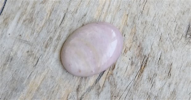 Cabochon rodonit roz prafuit, 40x30 mm