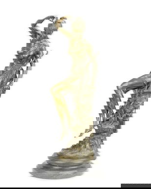 Zeita Diana - statueta mare din bronz pe soclu din marmura