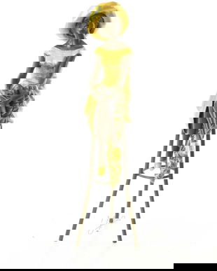 Doamna- statueta din bronz pictat pe soclu