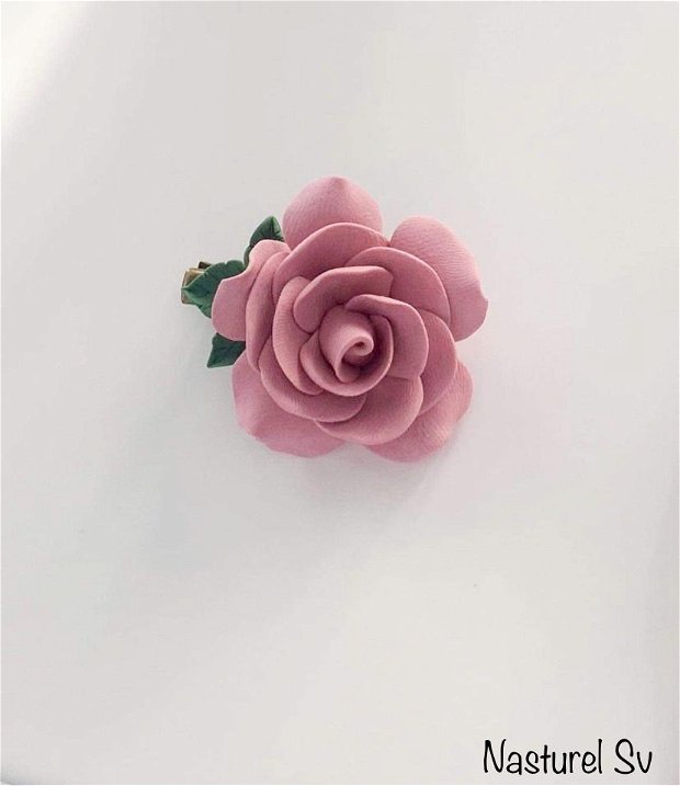 Clamă: Trandafir