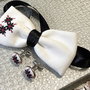 Set, papion asimetric și butoni cu broderie manuala