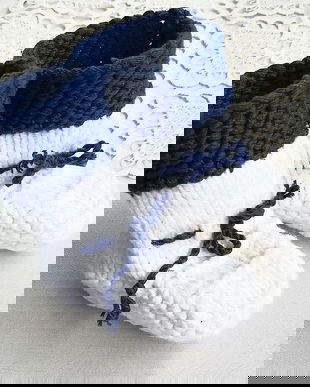 botosei  tricotati alb bleumarin