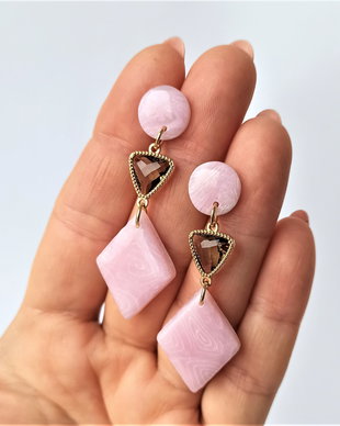 Cercei in nuante roz-cuart/cristale casetate inox auriu / Handmade Polymer Clay Earrings