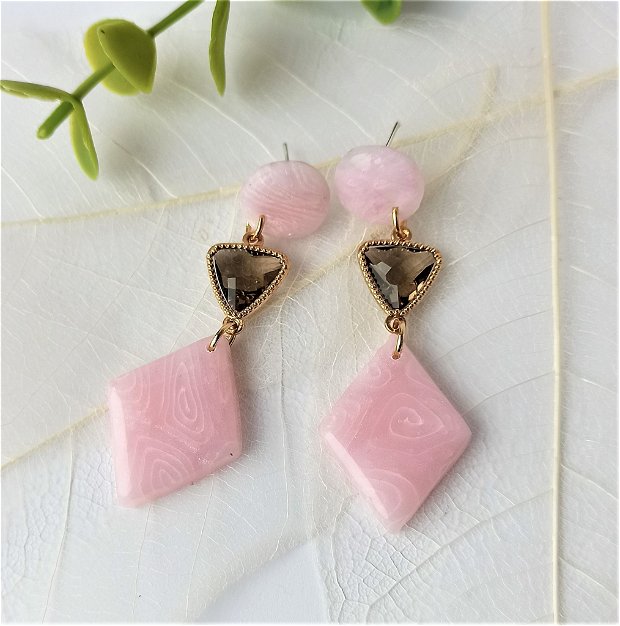 Cercei in nuante roz-cuart/cristale casetate inox auriu / Handmade Polymer Clay Earrings