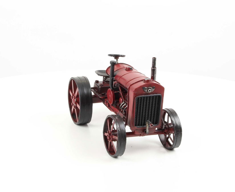 Model de tractor rosu