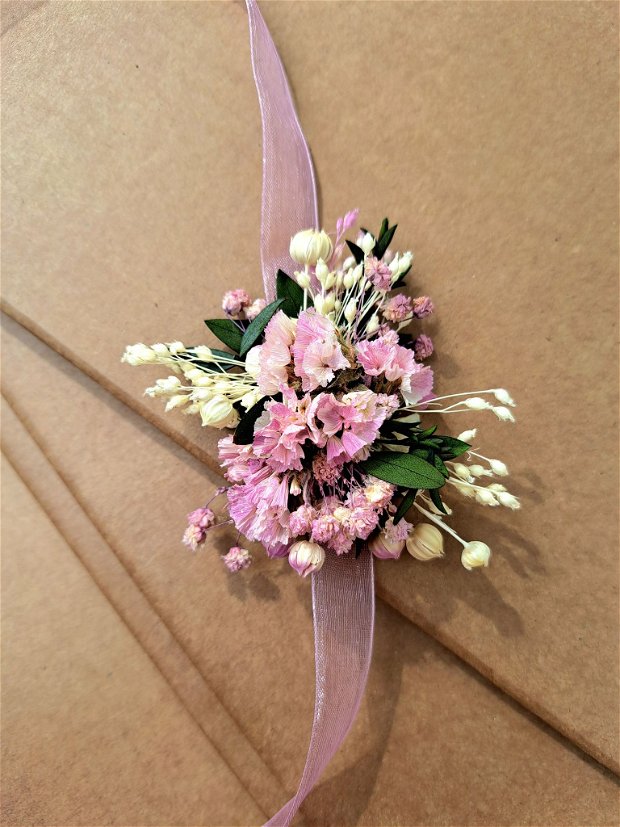 Brățări domnișoare onoare/ Corsaje nuntă-flori naturale uscate și criogenate , Roz pastel
