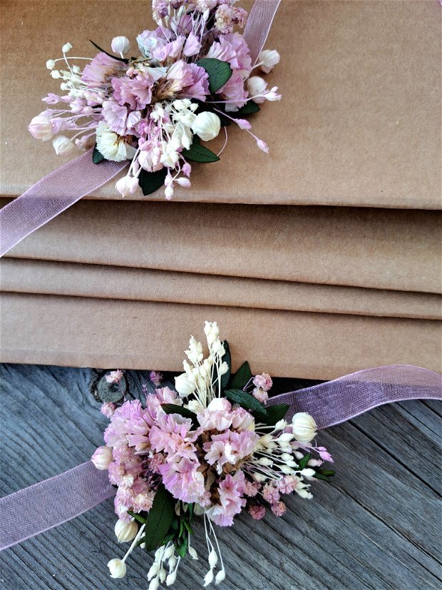 Brățări domnișoare onoare/ Corsaje nuntă-flori naturale uscate și criogenate , Roz pastel