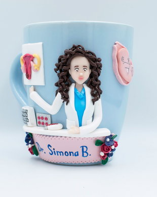 Cană medic ginecolog | Personalizată handmade | Lut polimeric
