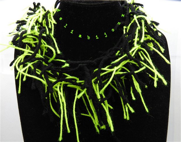 Colier handmade statement unicat - textil neon (cod789)