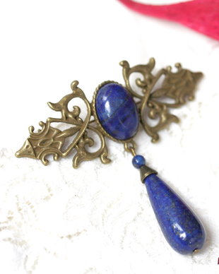 Brosa victoriana cu lapis lazuli
