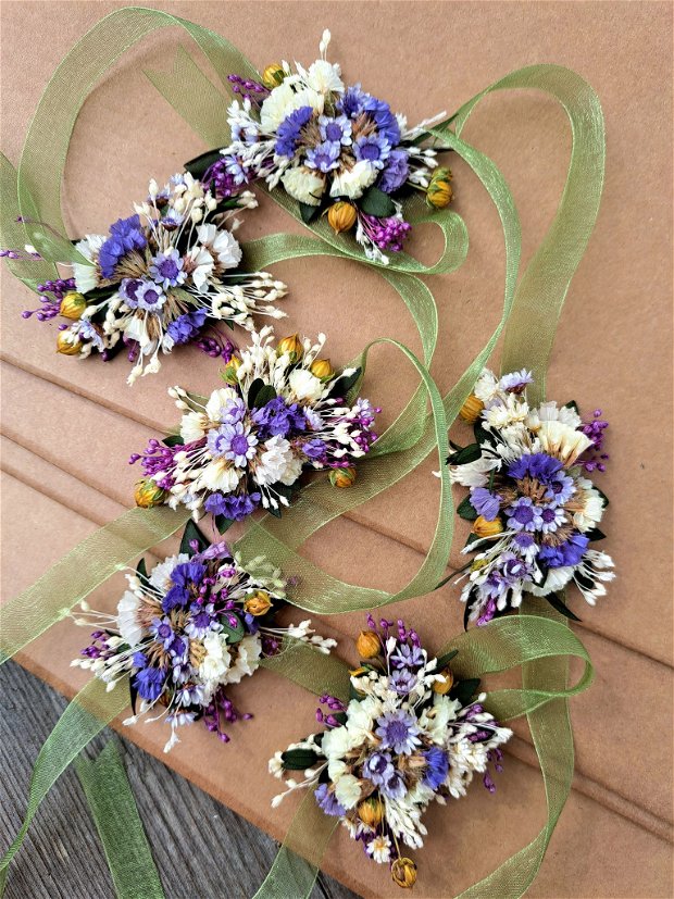 Brățări domnișoare onoare/ Corsaje nuntă-flori naturale uscate și criogenate,  Mov Alb Verde