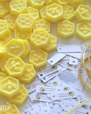 Marturii pentru botez, marturii albinute, marturii din sapun natural cu aroma de miere