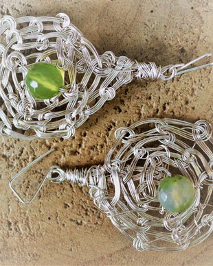 Cercei handmade din sarma si agate fatetate