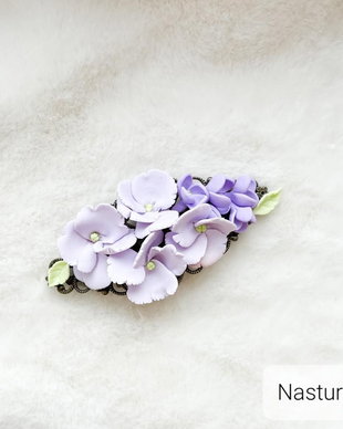 Clamă: Hortensii și liliac