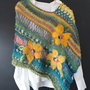 Poncho cu flori impaslite
