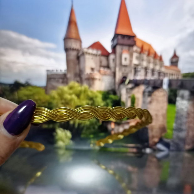 Coronită medievală împletită