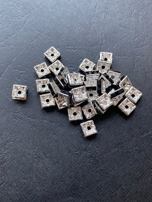LRH2 - rhinestone negru 8 mm