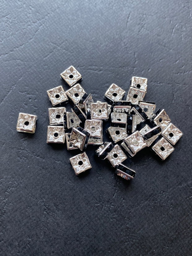 LRH2 - rhinestone negru 8 mm