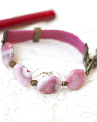 Bratara cu agate roz
