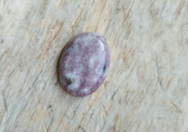 Cabochon lepidolit, 40x30 mm