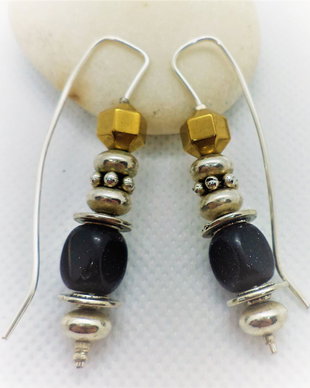 Cercei handmade din sarma goldenstone albastra si hematit auriu