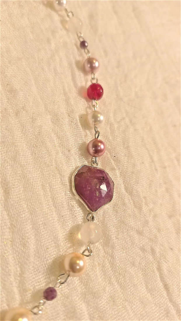 Colier choker asimetric radacina de rubin, perle din sidef/mother of pearl, agate
