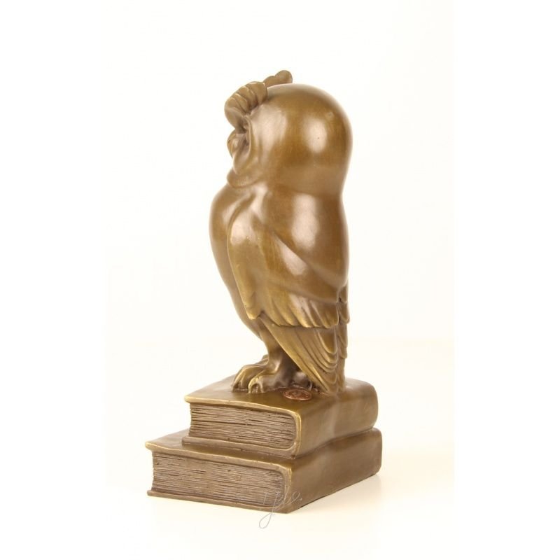 Bufnita-statueta din bronz pe un soclu din marmura