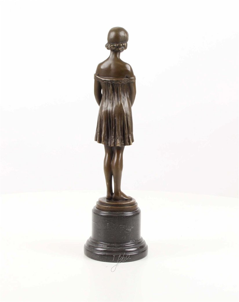 Fetita - statueta din bronz pe soclu din marmura