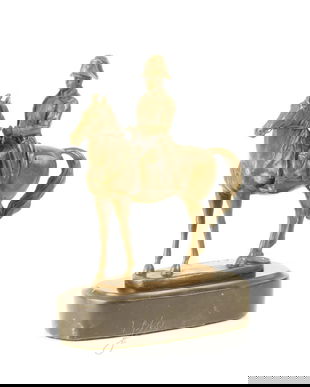 Napoleon pe cal- statueta din bronz pe un soclu din marmura