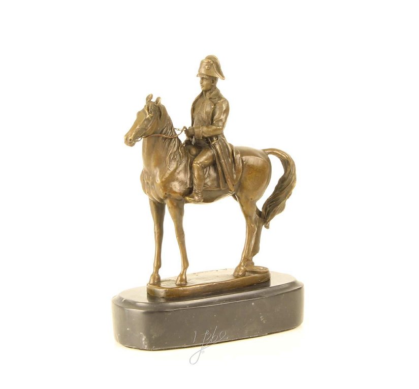 Napoleon pe cal- statueta din bronz pe un soclu din marmura