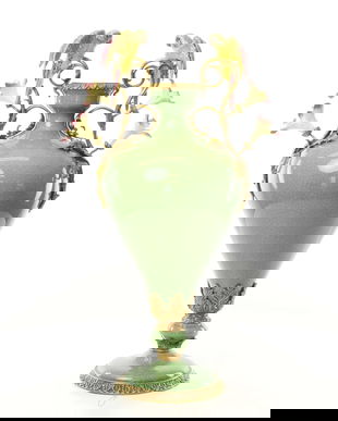 Vaza din portelan verde cu papagali din bronz