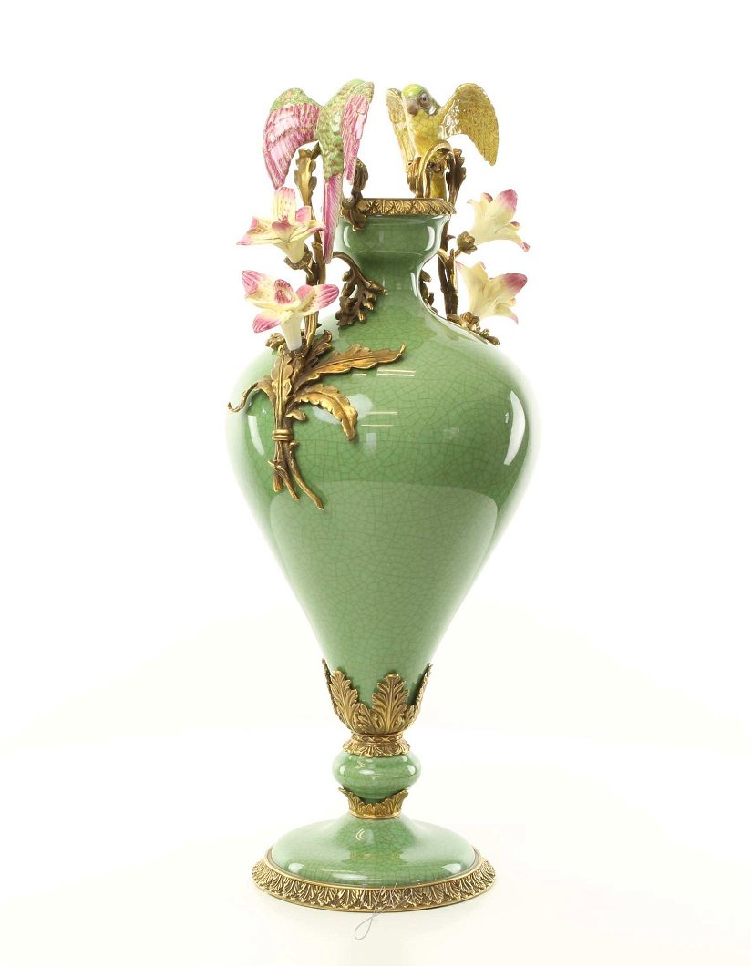 Vaza din portelan verde cu papagali din bronz