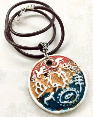 Pandantiv tribal ceramica & snur piele