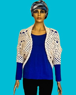 Cardigan Cocon alb pentru femei. Bolero dama cu maneci. Pulover descheiat handmade
