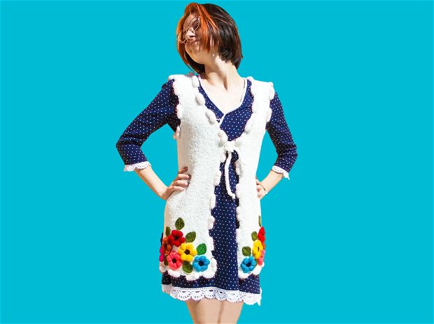 Vesta dama alba decorata cu flori 3D multicolore. Vesta lunga pentru femei. Vesta/ilic handmade
