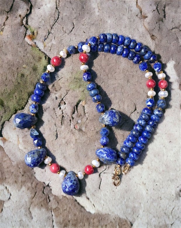 Colier lapis lazuli, perle de cultura, coral si hematit