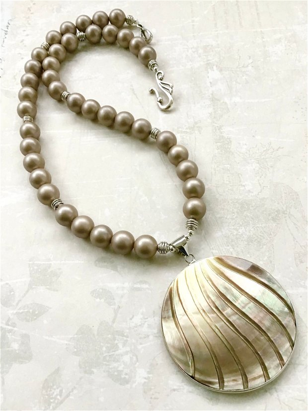 Colier perle de Mallorca & pandantiv Paua Shell