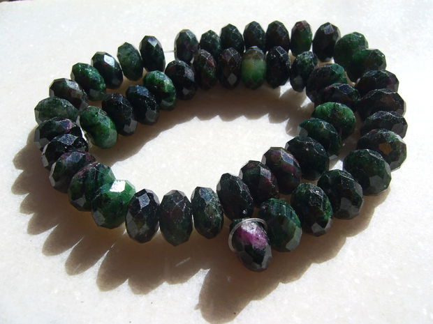 Ruby - zoisite rondele mari fatetate aprox 6.5-7x12 mm