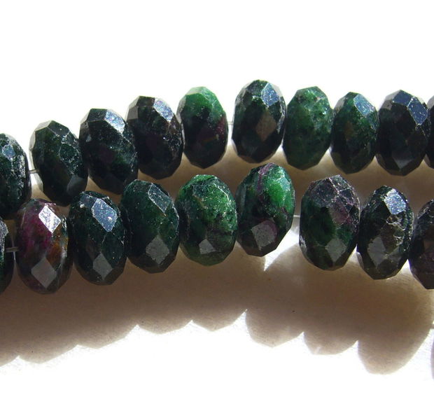 Ruby - zoisite rondele mari fatetate aprox 6.5-7x12 mm