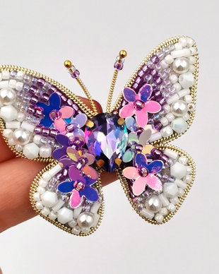 Rezervat Broșă - Purple Butterfly Flowers